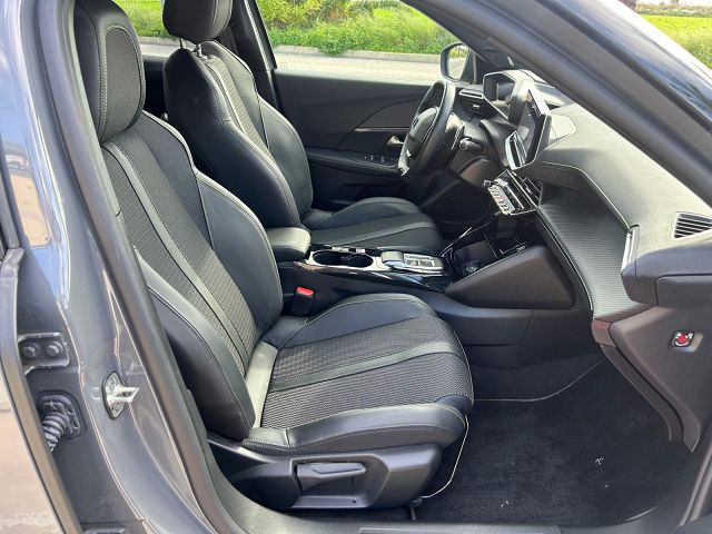 PEUGEOT 2008 GT 1.2 E-THP AUTO SPANISH LHD IN SPAIN ONLY 6000 MILES SUPERB 2024